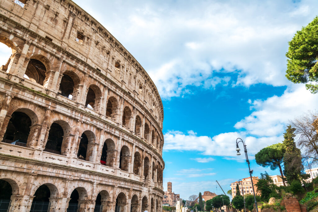 Prva zanimljivost o Italiji je Koloseum - veliki amfiteatar Rima