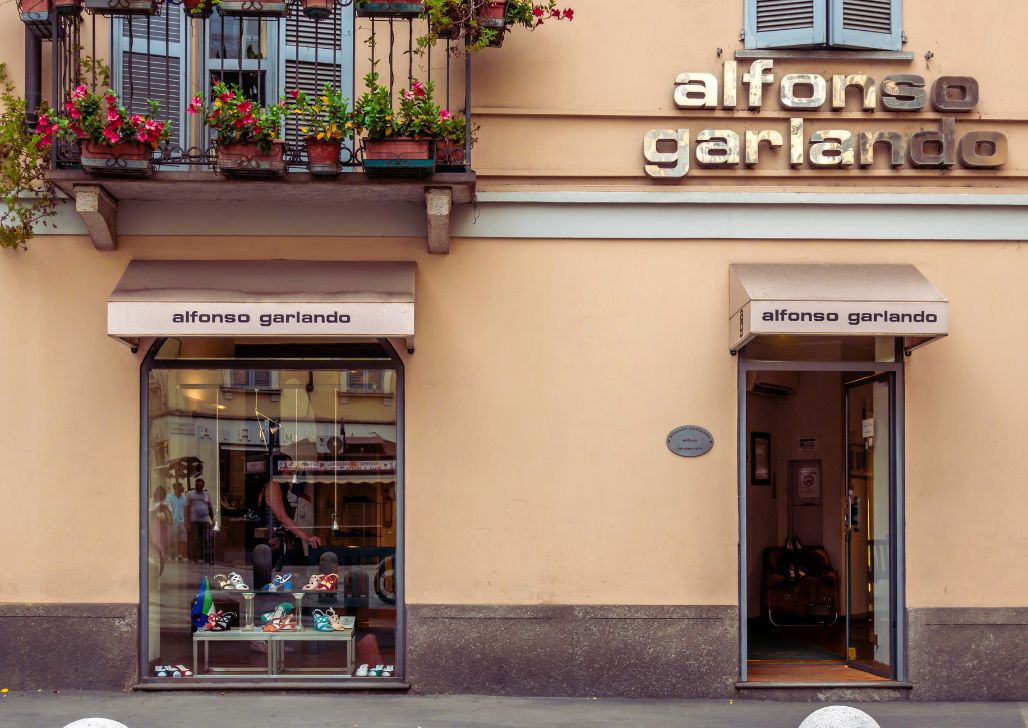 Izlog prodavnice Alfonso Garlando u Milanu sa obućom