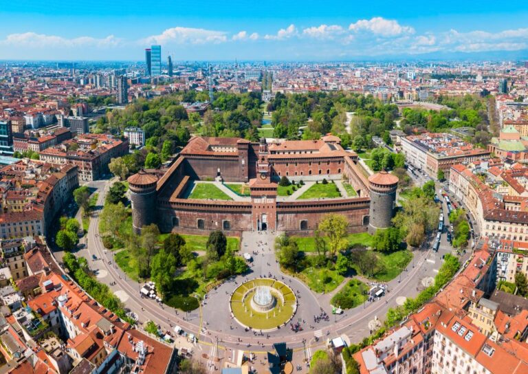 Putovanje u Milano: Sforza zamak u Milanu sa panoramskim pogledom na okolinu